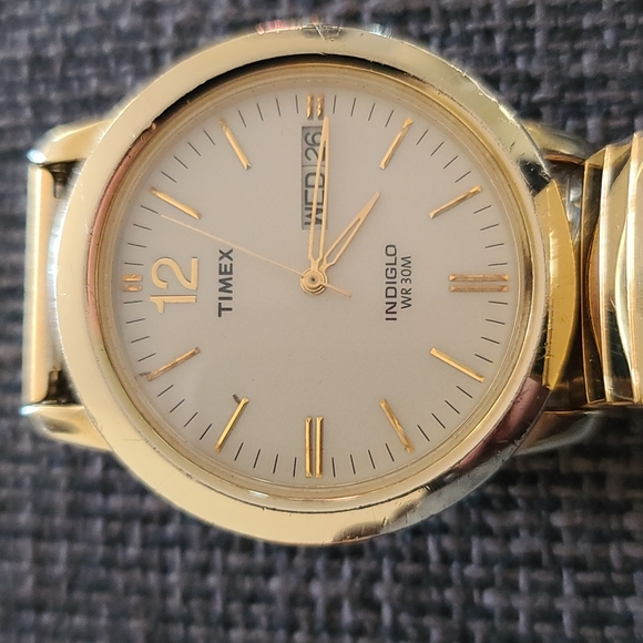 Timex indiglo WR 30 M gold color unisex - Picture 2 of 8